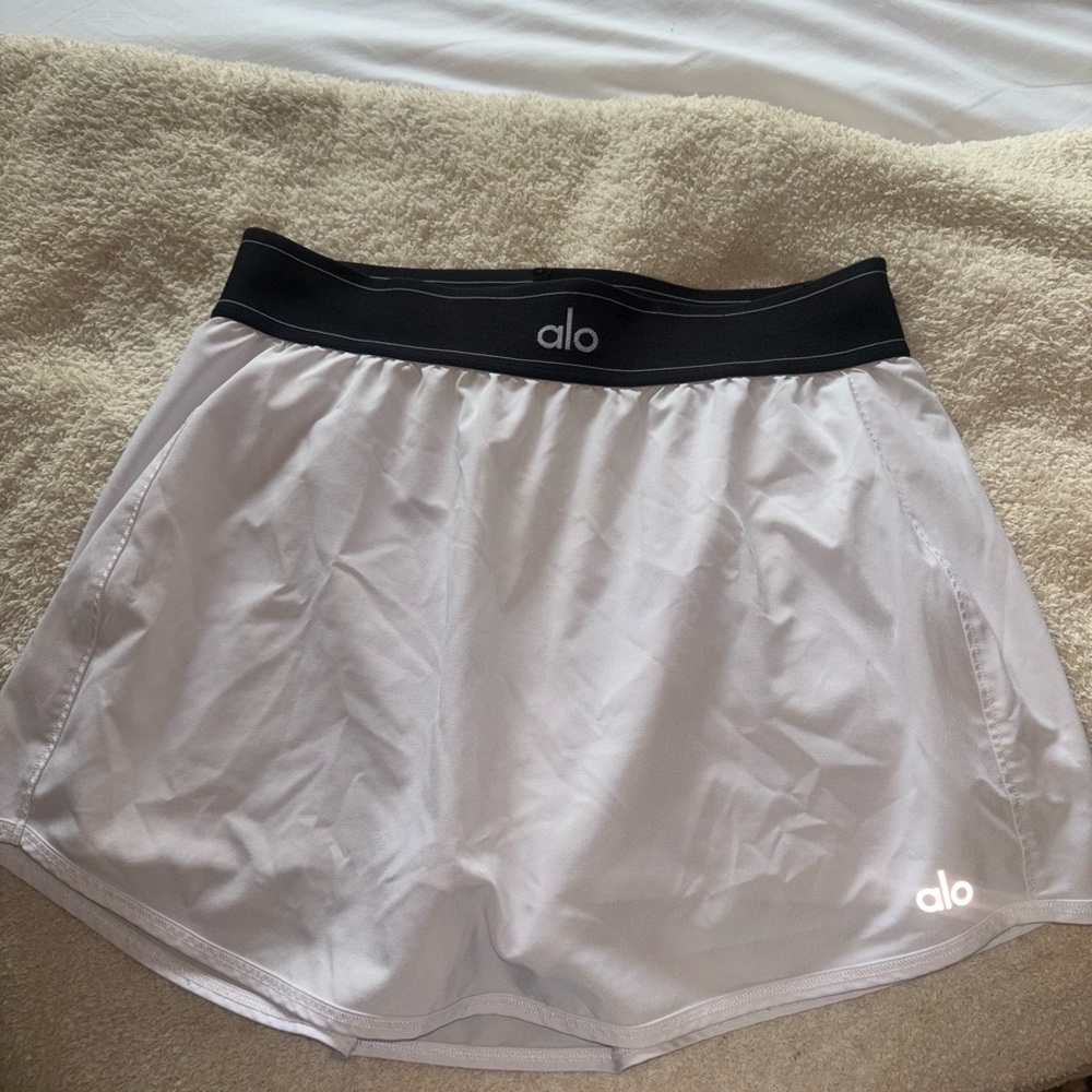 Alo Women’s White Active Skort with Black Waistband